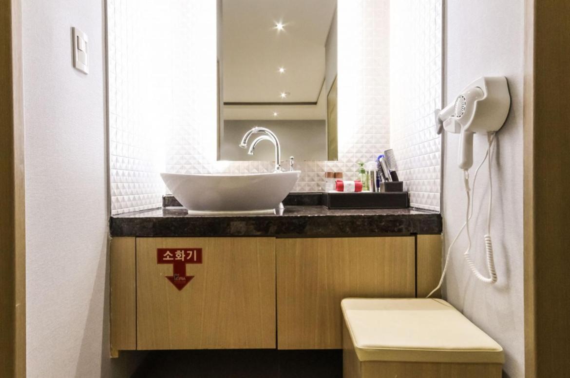 Gallery Hotel Кванджу Экстерьер фото