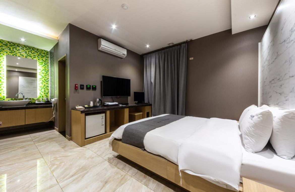 Gallery Hotel Кванджу Экстерьер фото