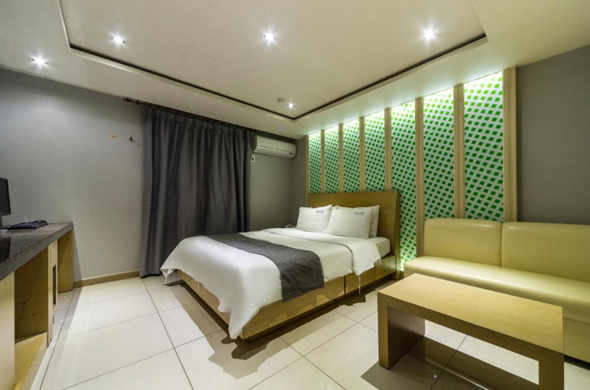 Gallery Hotel Кванджу Экстерьер фото