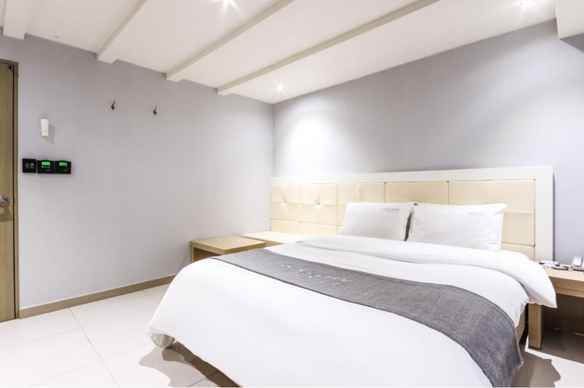 Gallery Hotel Кванджу Экстерьер фото
